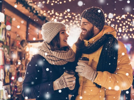 14 признаков, как узнать, что девушка тебя любит