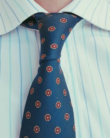 Как правильно завязывать галстук: гайд для новичков фото 9