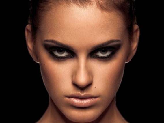 ""Беги, мужик!" 6 типов девушек, от которых лучше держаться подальше"