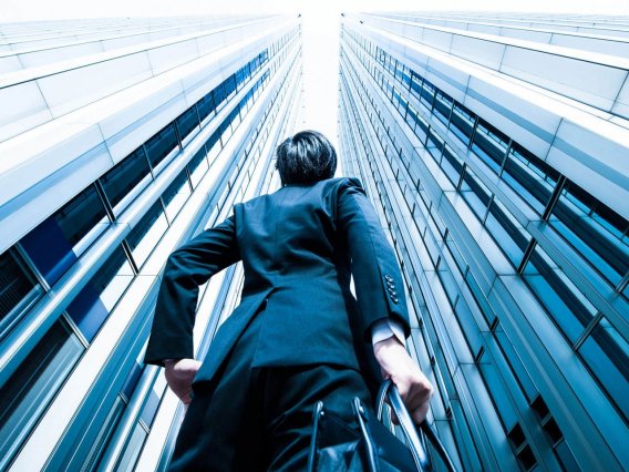 Как мотивировать себя работать и вылезти из-под плинтуса? Советы для настоящих мужчин